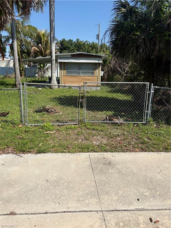 NORTH FORT MYERS PARK - Residential