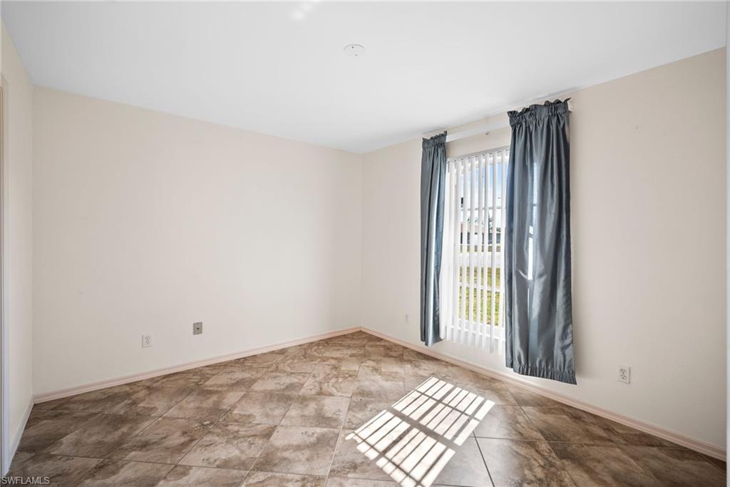 MIRROR LAKES - Residential