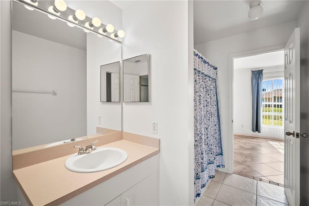 MIRROR LAKES - Residential