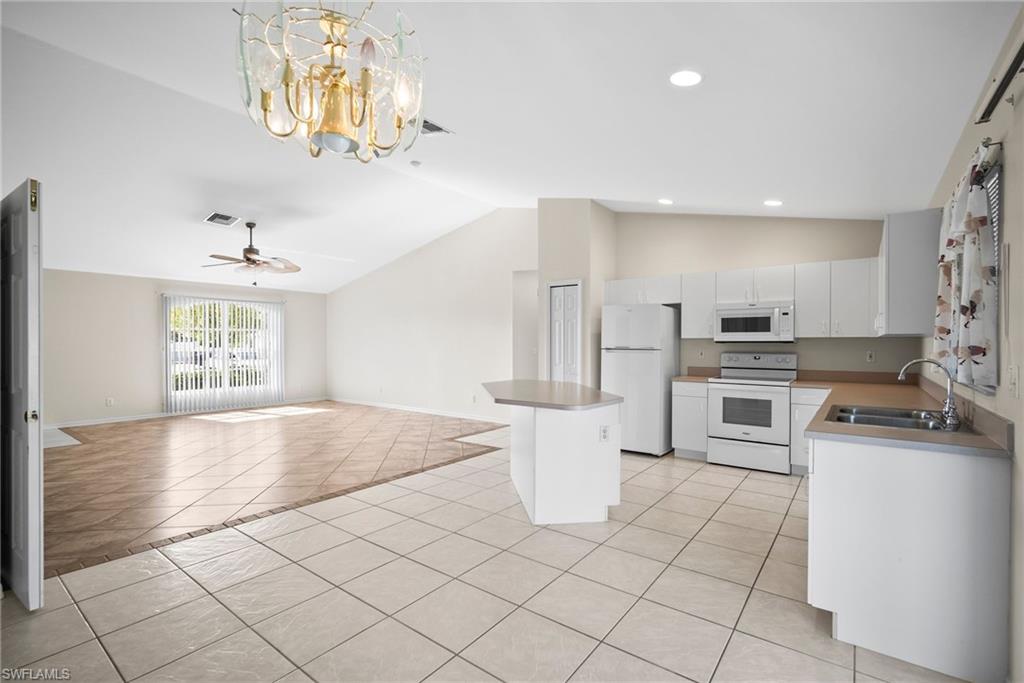 MIRROR LAKES - Residential