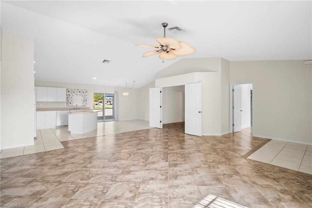 MIRROR LAKES - Residential