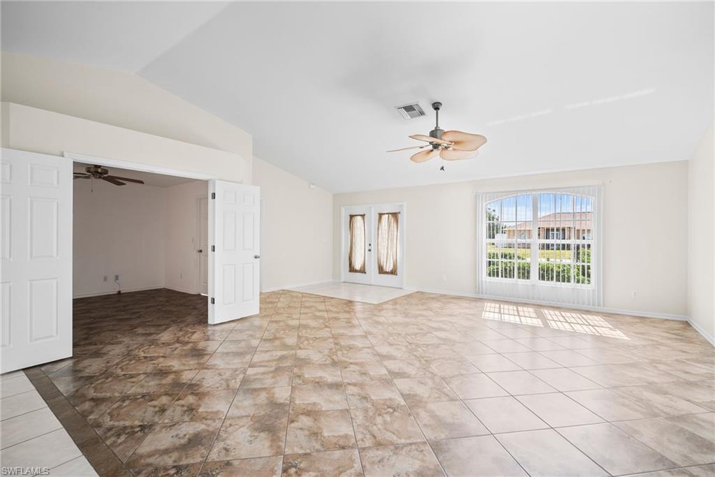 MIRROR LAKES - Residential