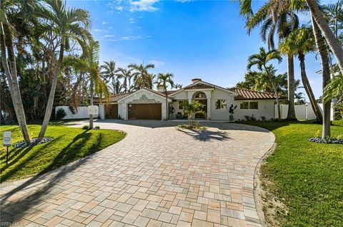 5203 Starfish AVE NAPLES FL 34103