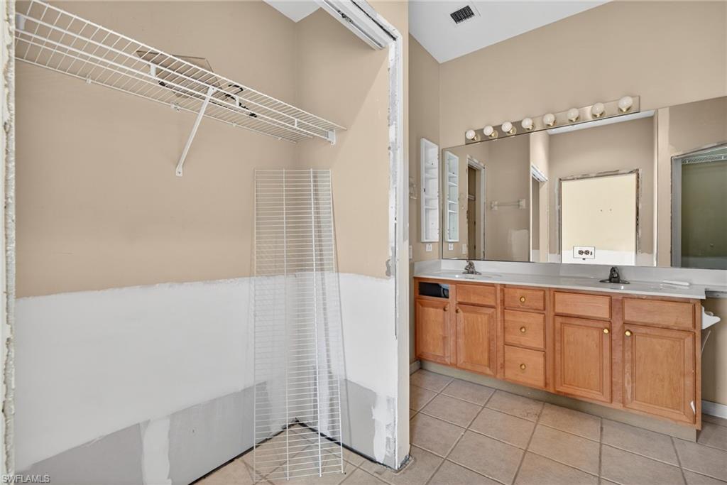 SOMMERSET VILLAS - Residential