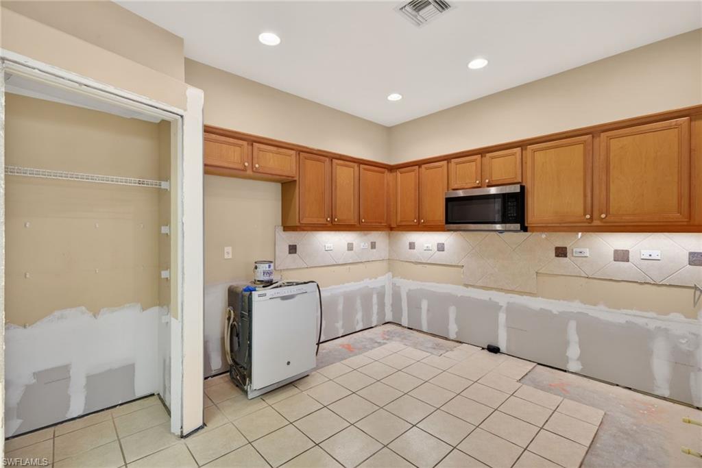 SOMMERSET VILLAS - Residential