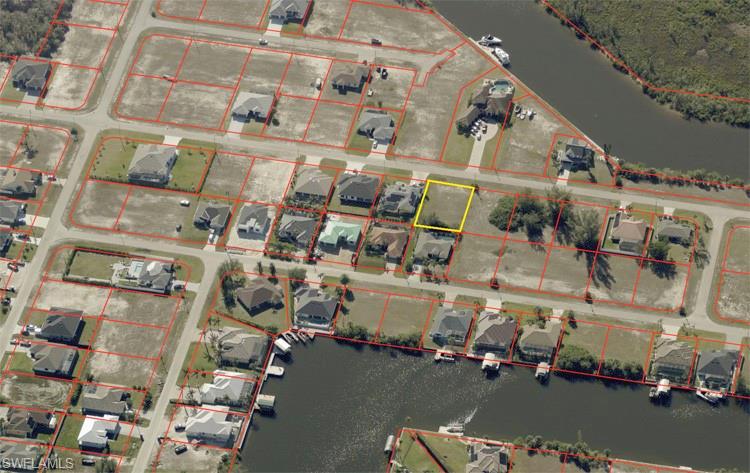 CAPE CORAL - Land