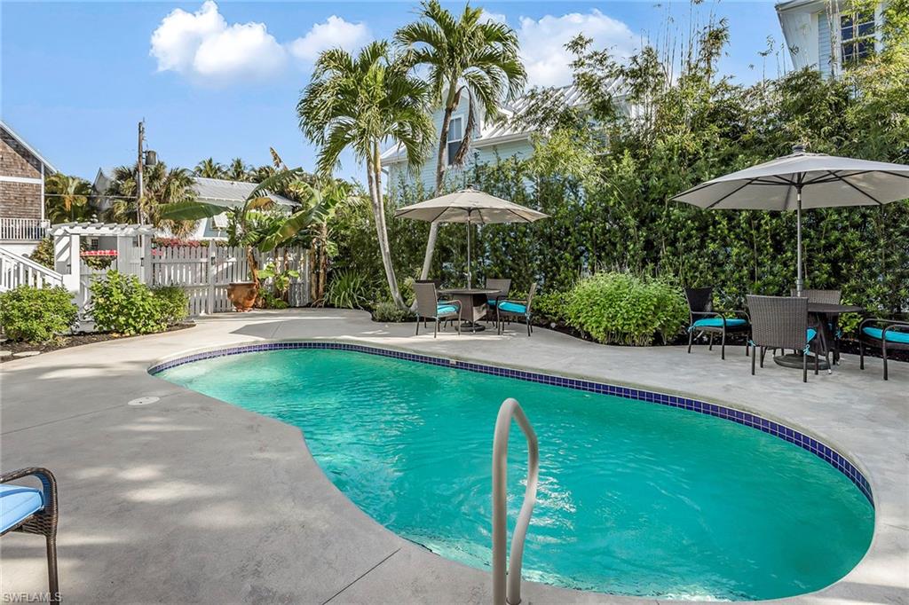 OLDE NAPLES - Residential