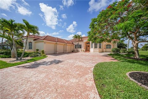 Single Family Residence in PUNTA GORDA FL 3351 Diamond Key CT.jpg