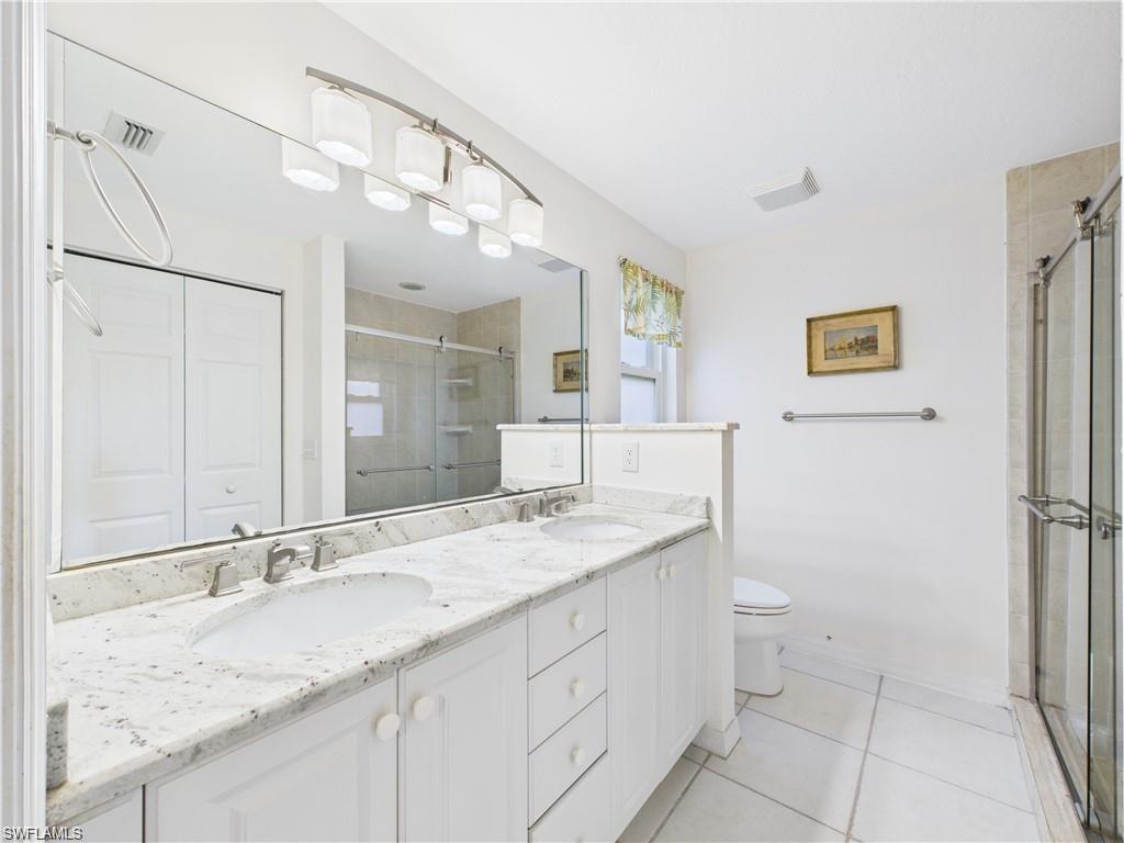 ROYAL VILLAS - Residential Lease