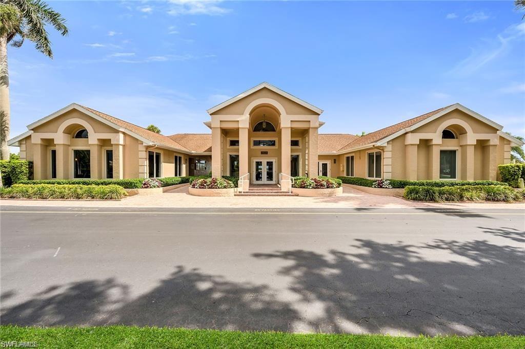 ROYAL VILLAS - Residential Lease