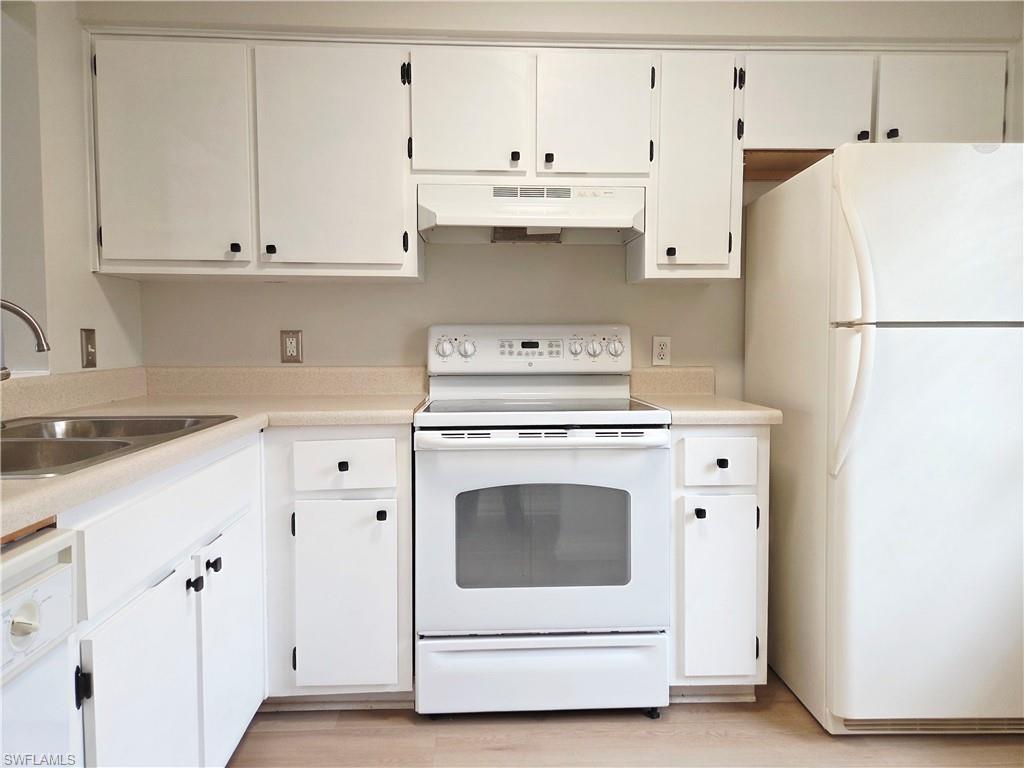 COMPASS POINTE VILLAS - Residential