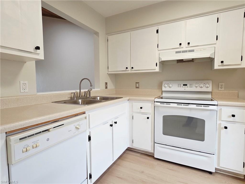 COMPASS POINTE VILLAS - Residential