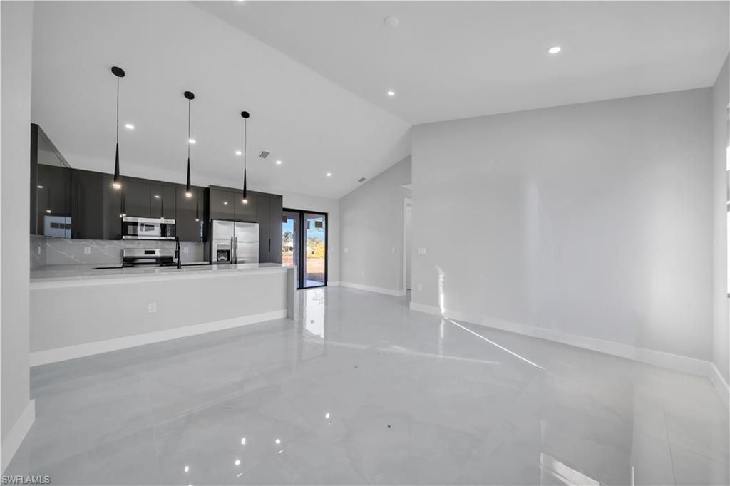 CAPE CORAL - Residential