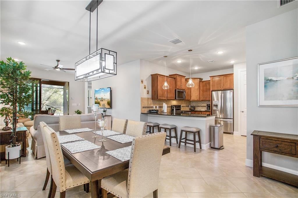 7674 Jacaranda LN