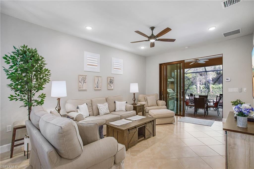 7674 Jacaranda LN
