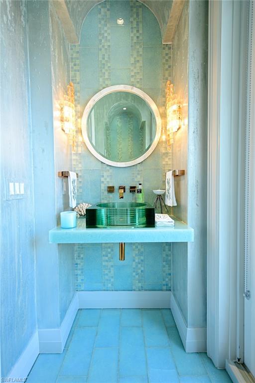 BAREFOOT BEACH - Residential