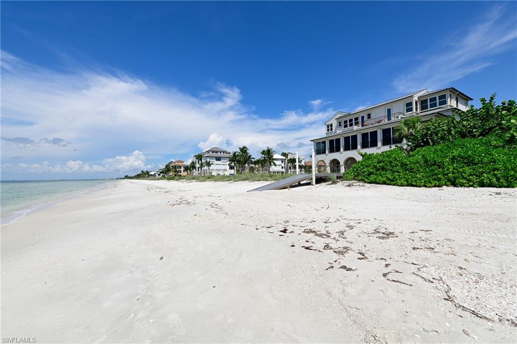 BAREFOOT BEACH - Residential