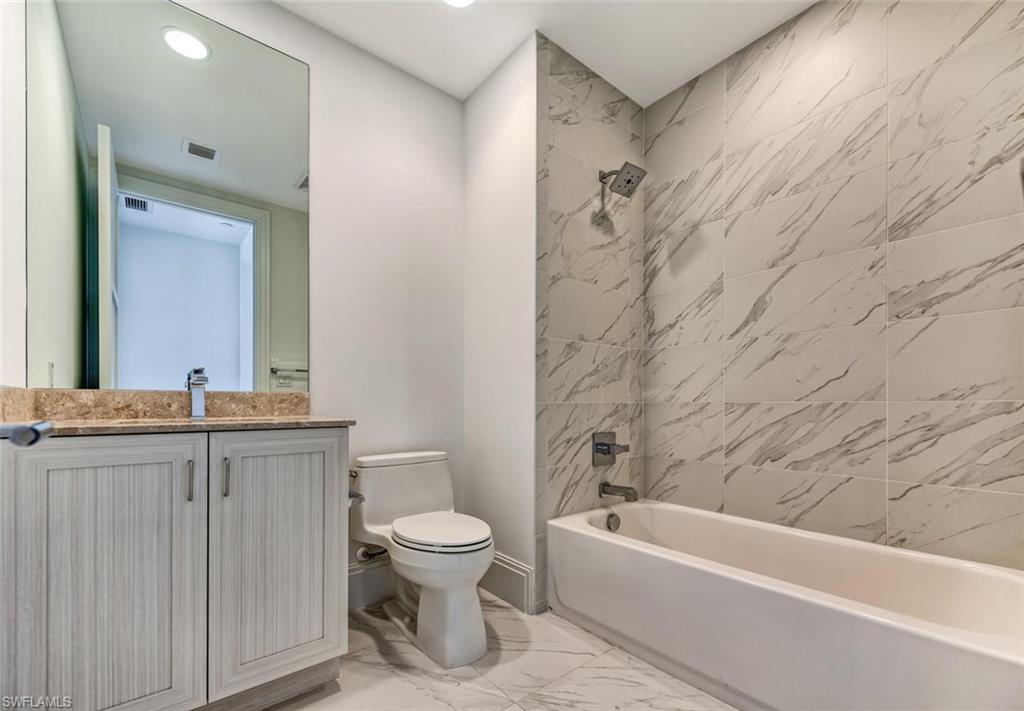 NAPLES SQUARE - Residential