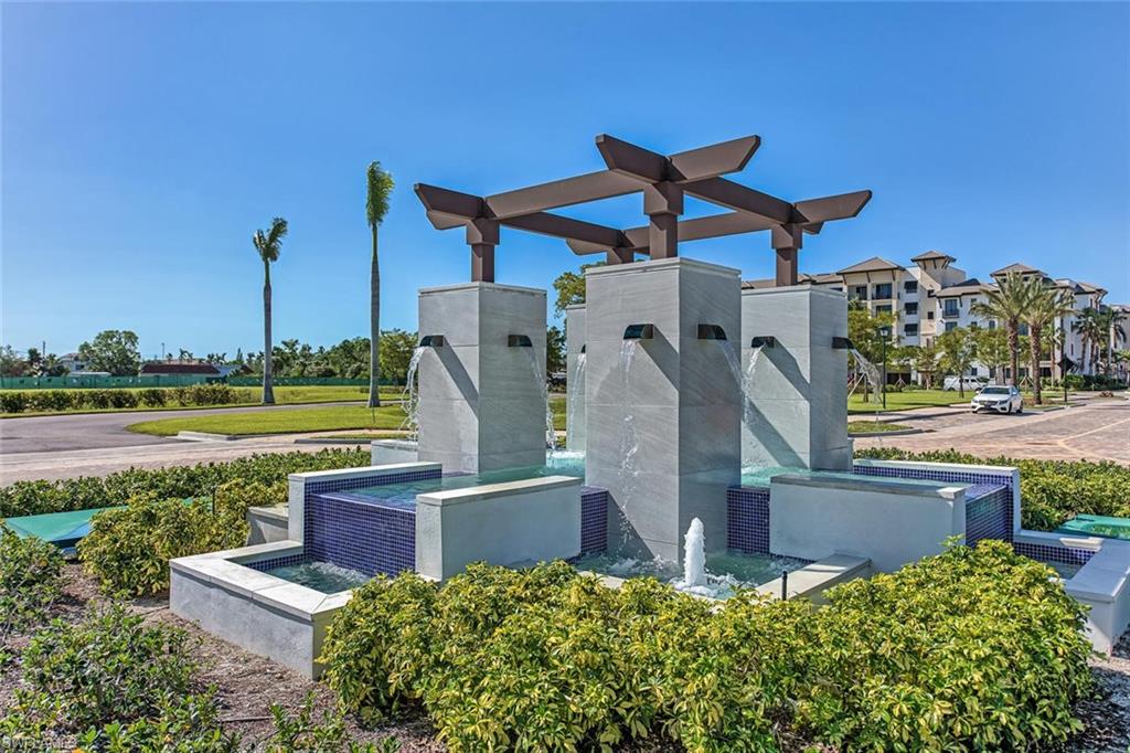 NAPLES SQUARE - Residential