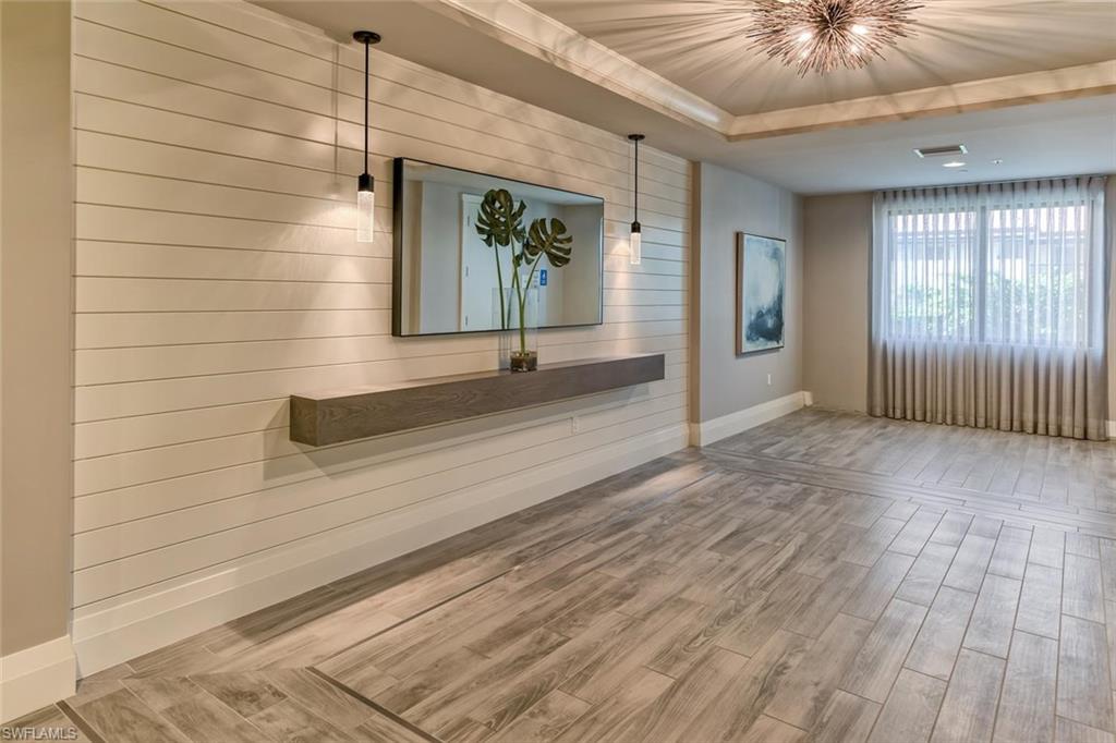 NAPLES SQUARE - Residential