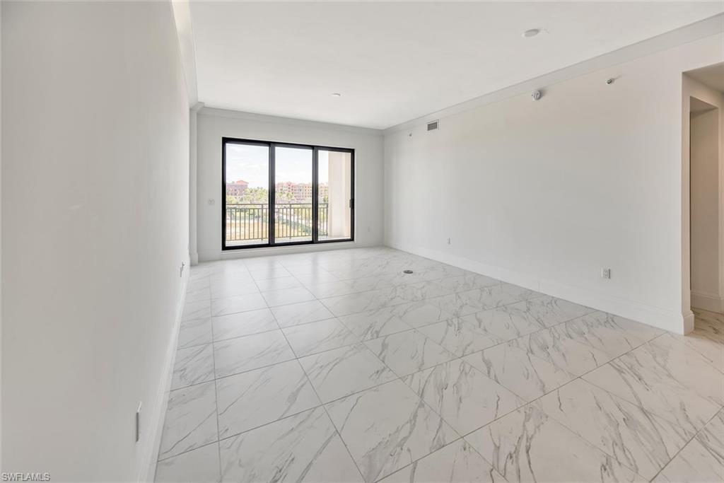 NAPLES SQUARE - Residential