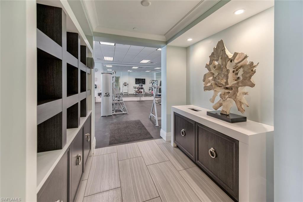 NAPLES SQUARE - Residential