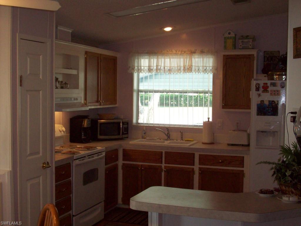 CRYSTAL LAKES - Residential