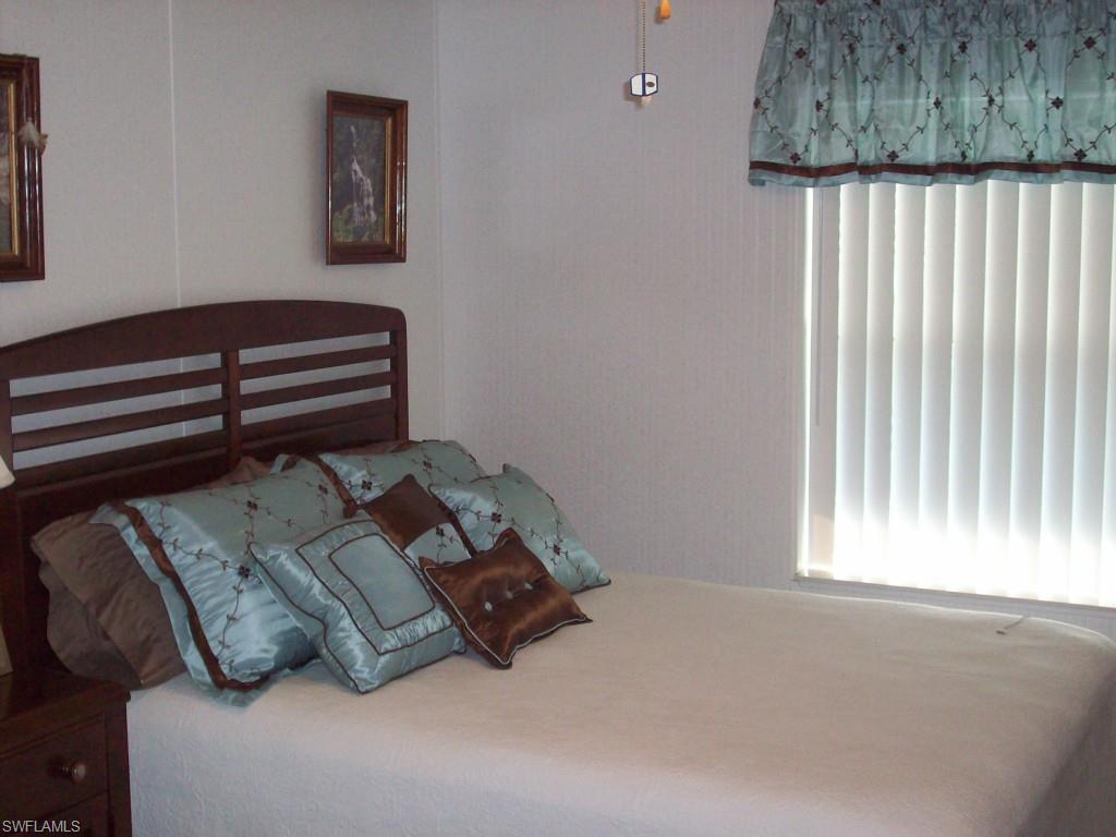 CRYSTAL LAKES - Residential