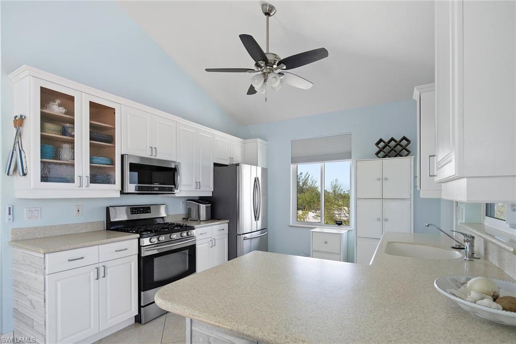 KEEWAYDIN ISLAND - Residential