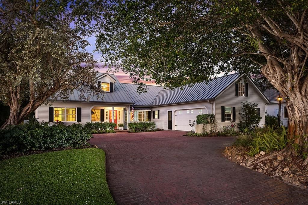 Photo of 517 Devils LN, NAPLES, FL 34103 (MLS # 226006370)