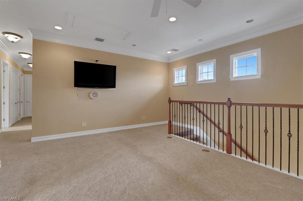 LIVINGSTON WOODS - Residential