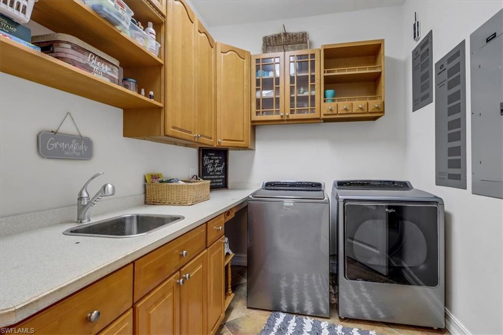 LIVINGSTON WOODS - Residential