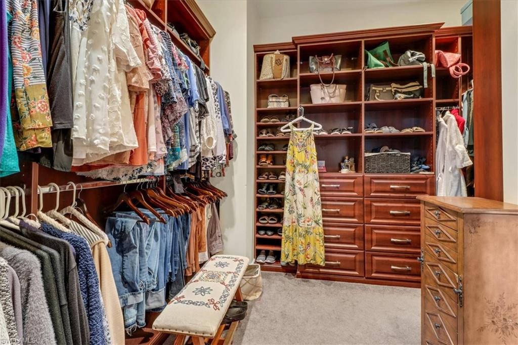 LIVINGSTON WOODS - Residential