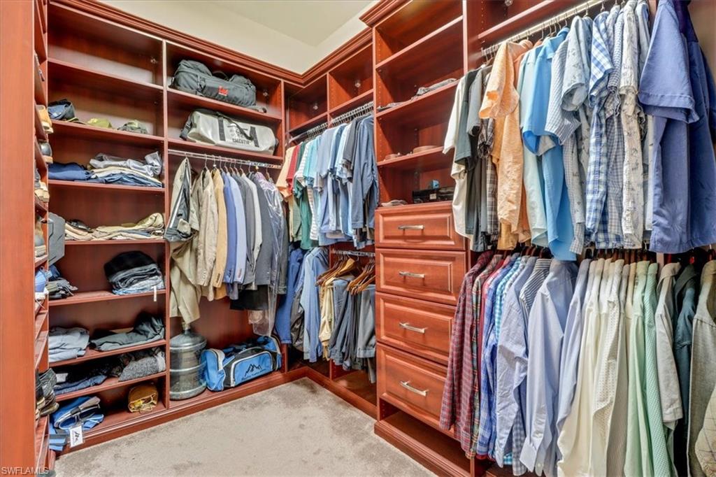 LIVINGSTON WOODS - Residential