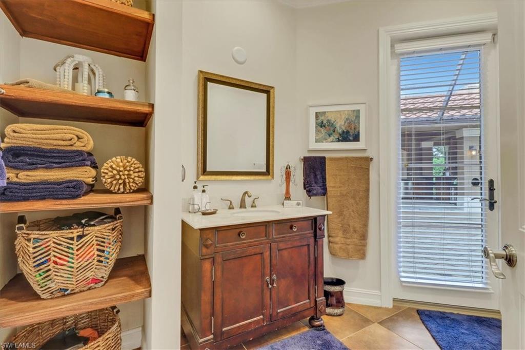 LIVINGSTON WOODS - Residential