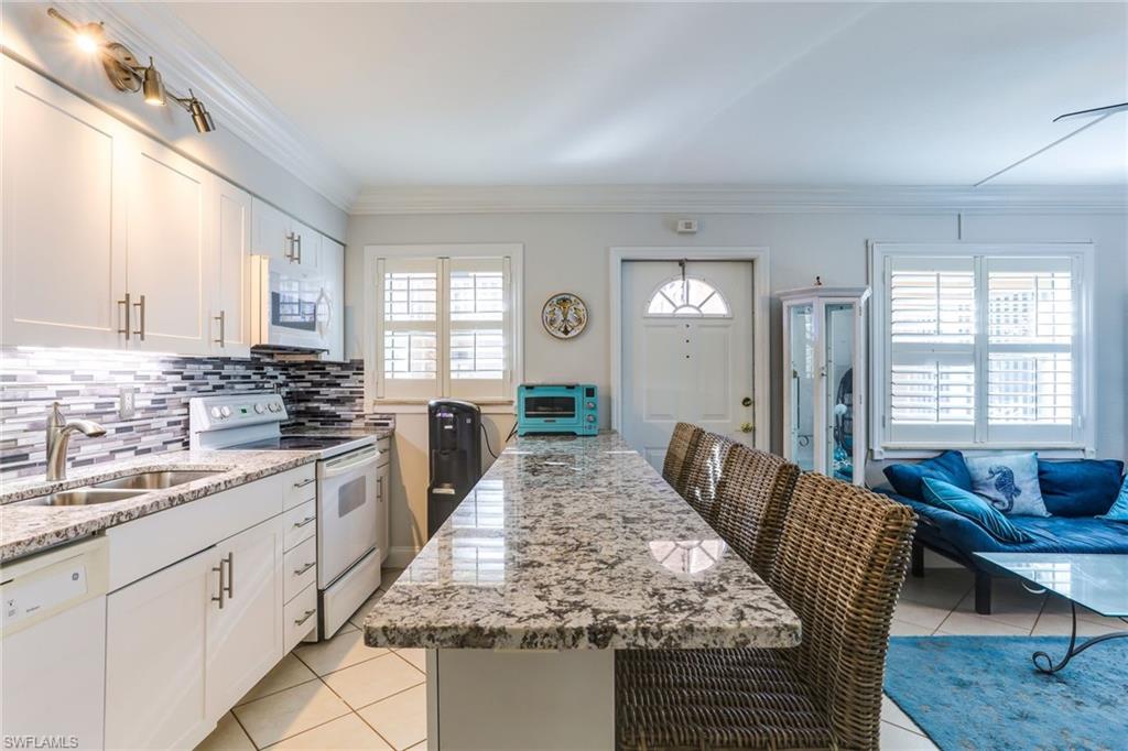 CASTLETON GARDENS - Residential