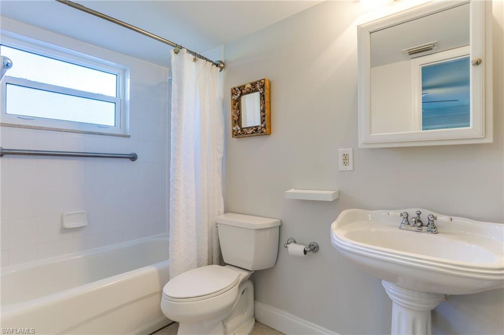 CASTLETON GARDENS - Residential