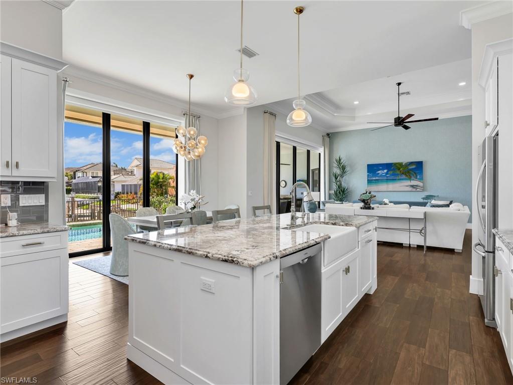 MARCO BEACH - Residential