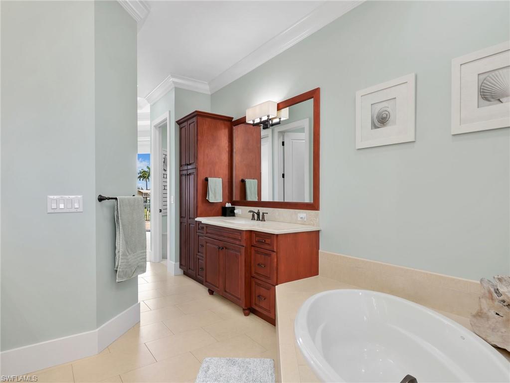 MARCO BEACH - Residential