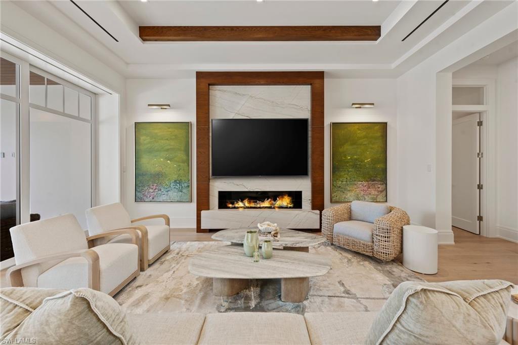 AQUALANE SHORES - Residential