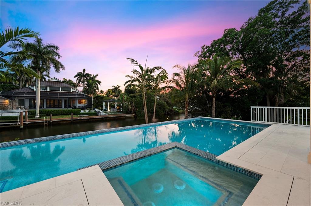 AQUALANE SHORES - Residential