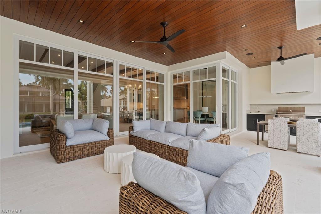 AQUALANE SHORES - Residential