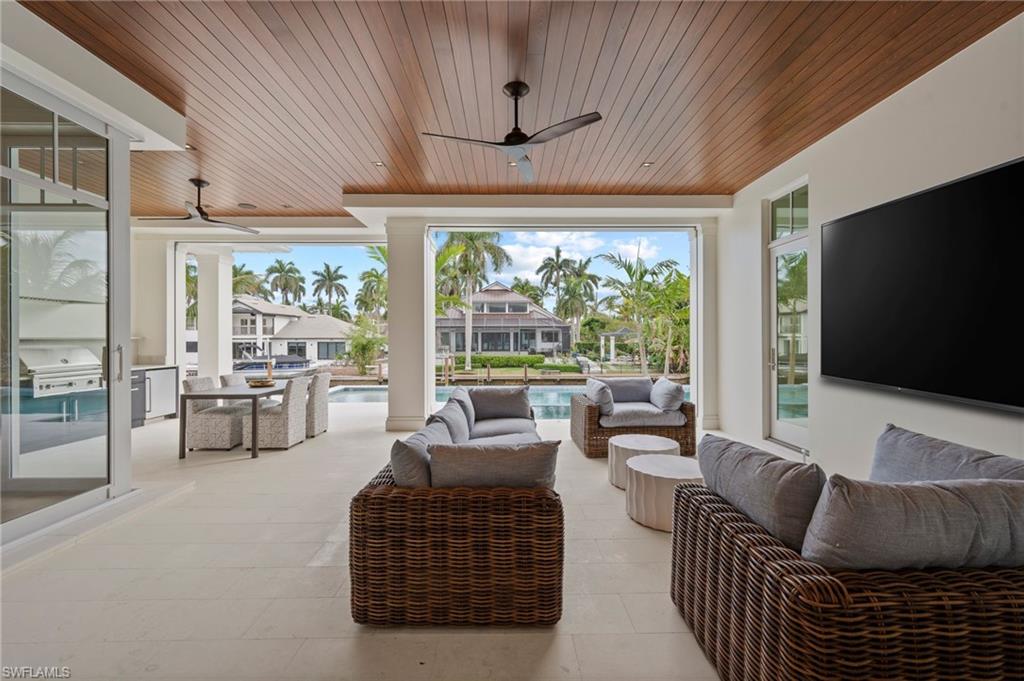 AQUALANE SHORES - Residential