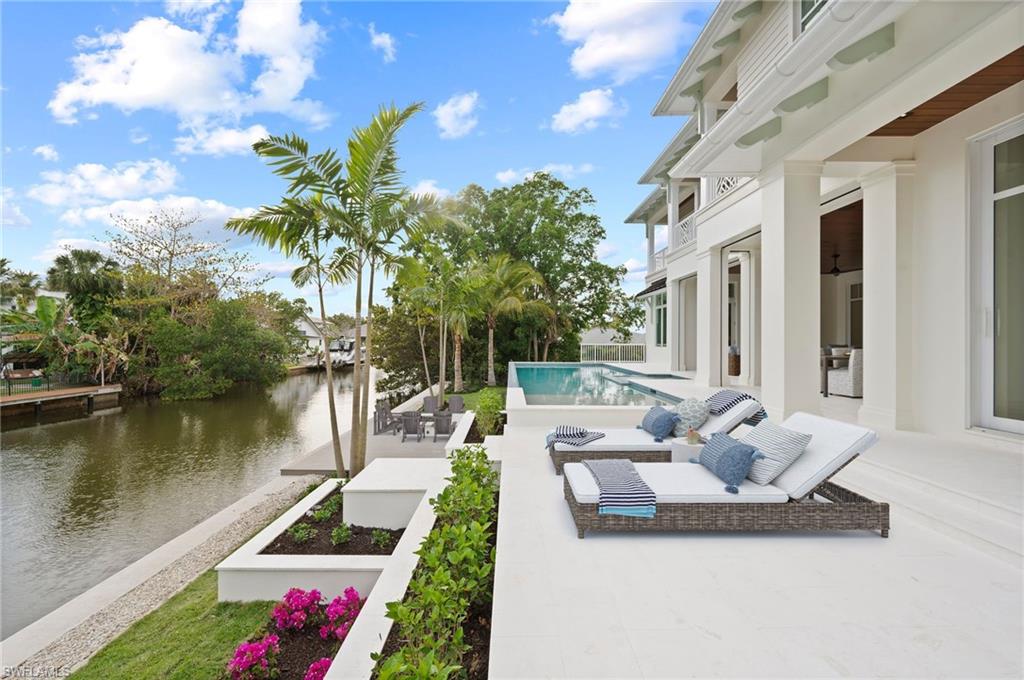 AQUALANE SHORES - Residential