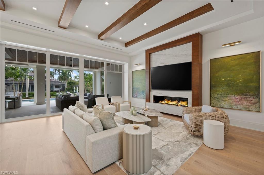 AQUALANE SHORES - Residential