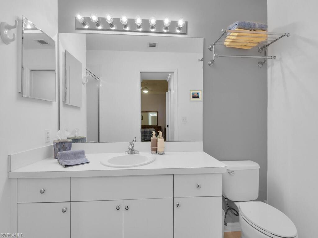 LAKESIDE GREEN - Residential