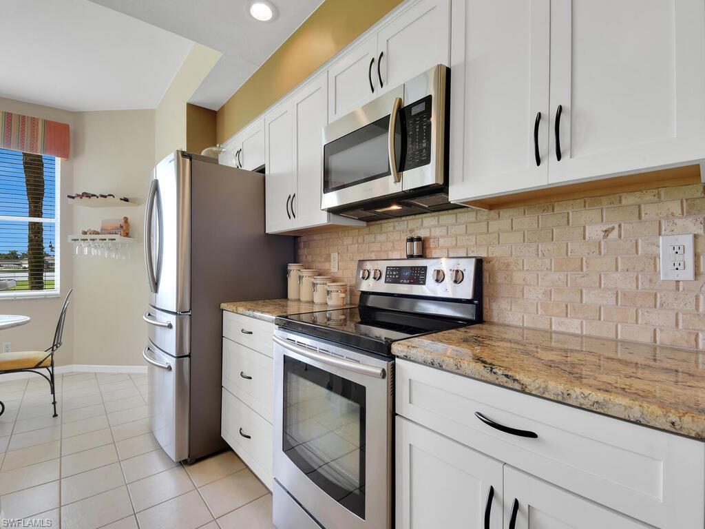 LAKESIDE GREEN - Residential