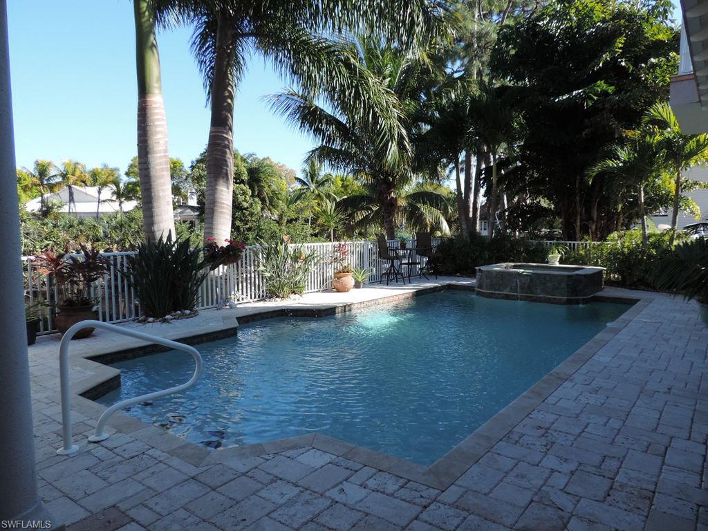 ISLAND PARK WOODLANDS - Residential