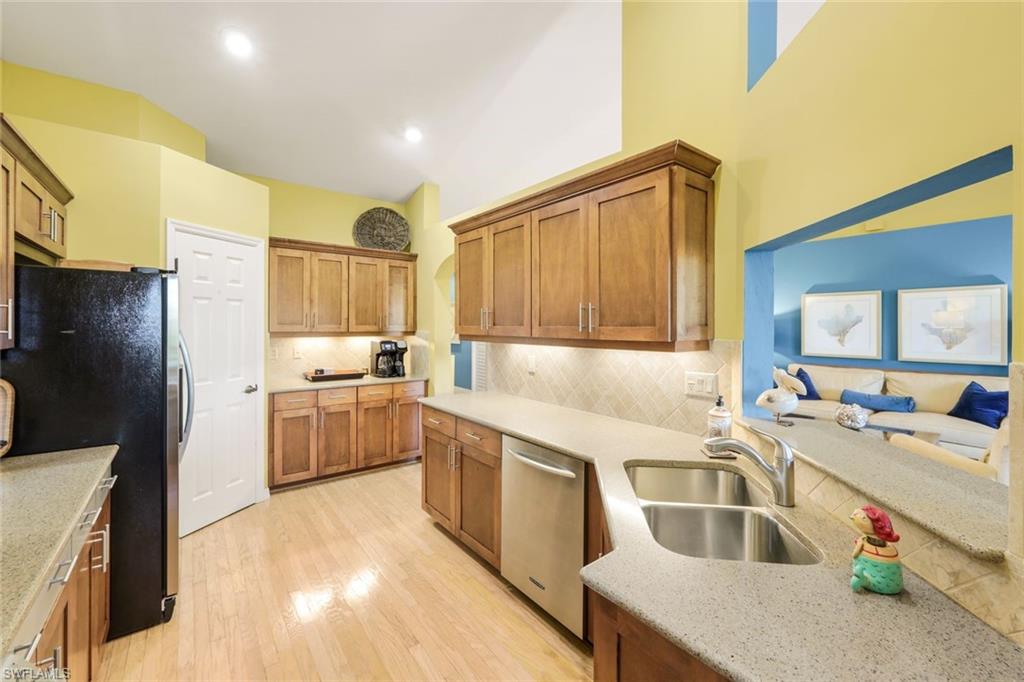 HARBOR LAKES - Residential