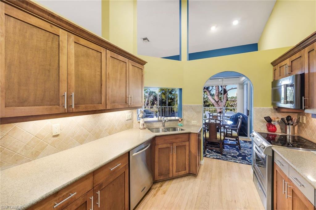 HARBOR LAKES - Residential